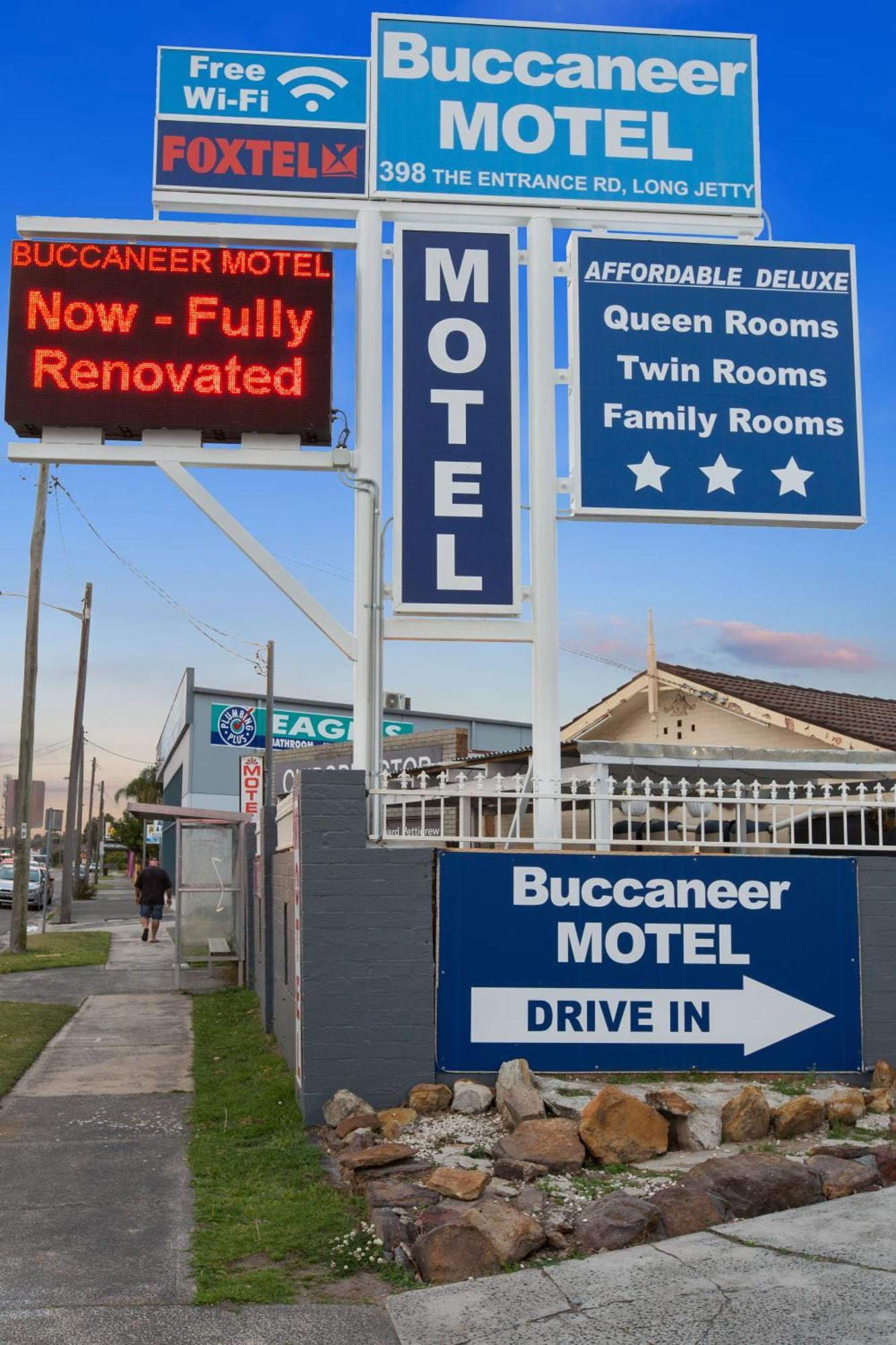 Buccaneer Motel Entrance Екстер'єр фото